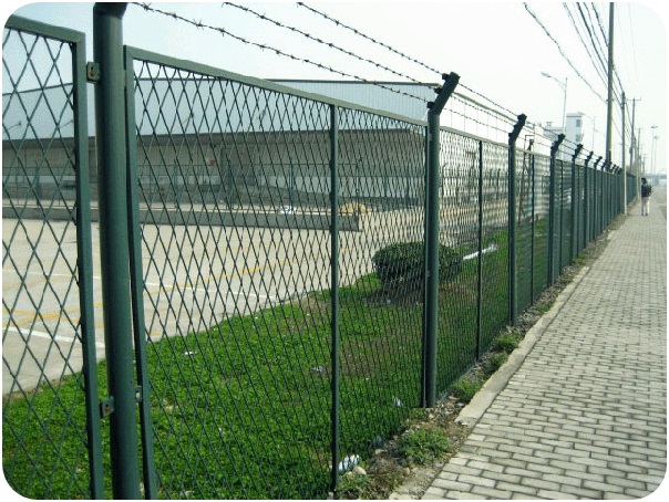 Expanded-Metal-Fence2 Expanded-Metal-Fence2